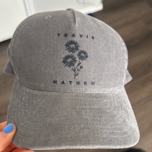 Travis Mathew Gray Ball Cap/Hat - Picture 1 of 3